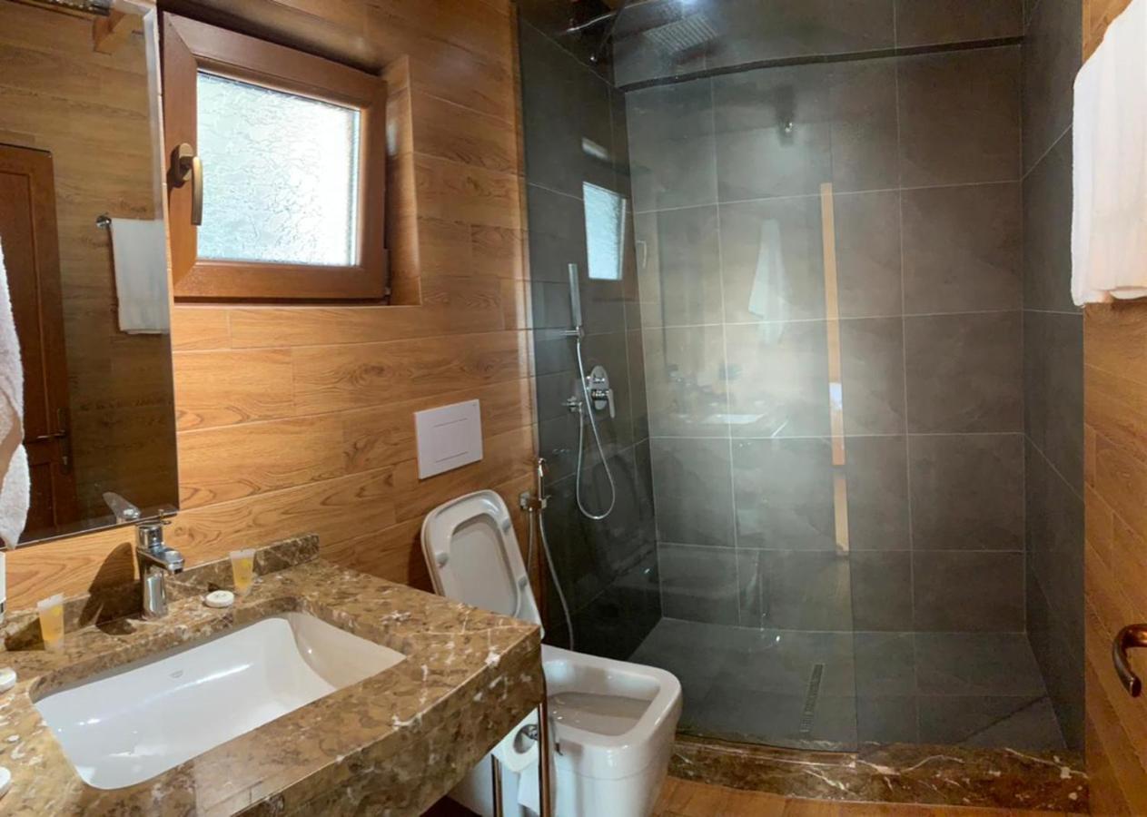 Hotel Wooden House Canaj Esterno foto