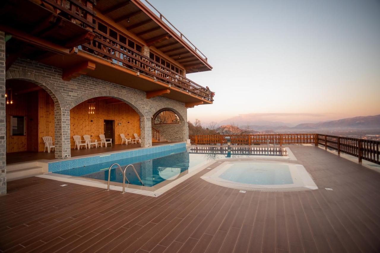 Hotel Wooden House Canaj Esterno foto