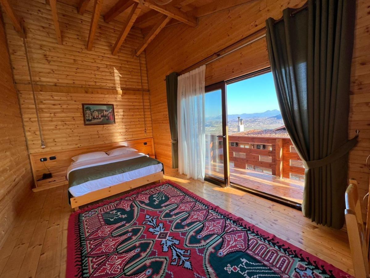 Hotel Wooden House Canaj Esterno foto