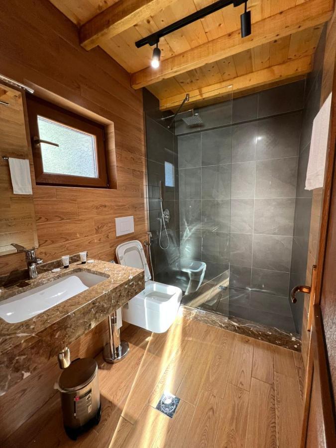 Hotel Wooden House Canaj Esterno foto