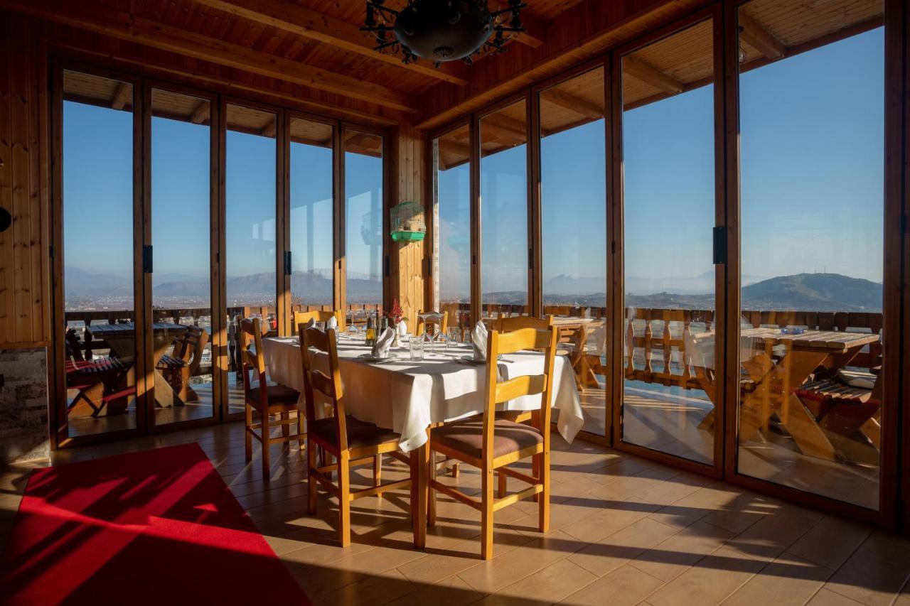 Hotel Wooden House Canaj Esterno foto