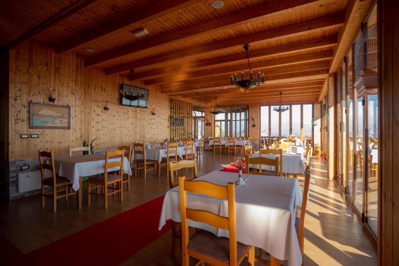 Hotel Wooden House Canaj Esterno foto