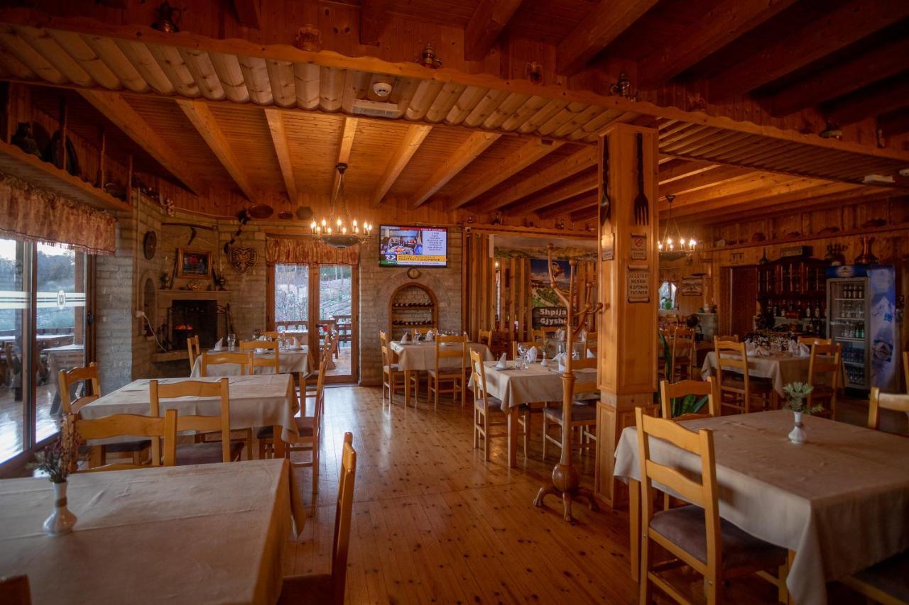Hotel Wooden House Canaj Esterno foto