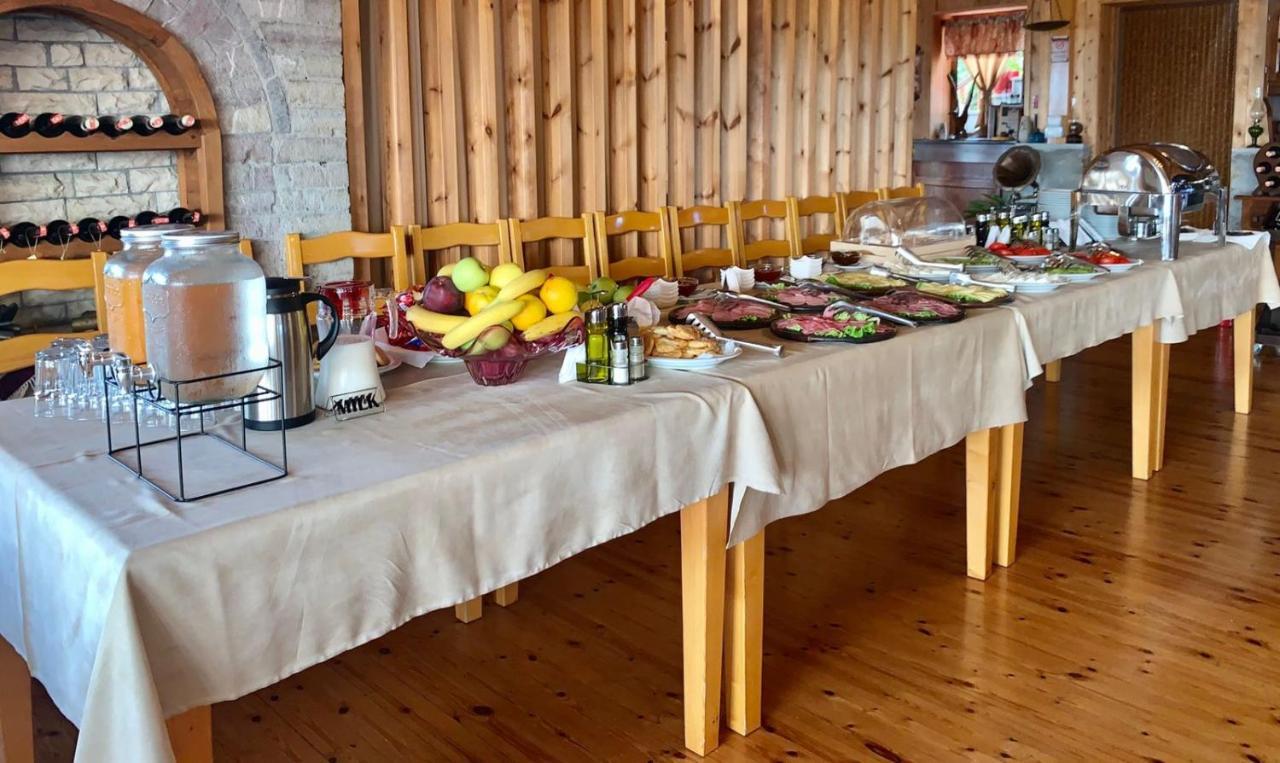 Hotel Wooden House Canaj Esterno foto